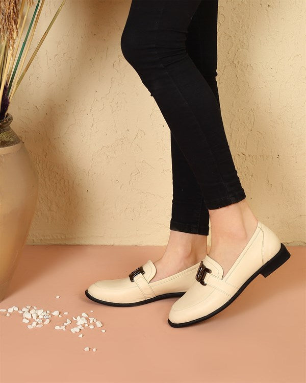 Linda Beige Leather Women's Loafers with Anatomical Sole and Stylish Buckle Detail, Ensuring Everyday Comfort