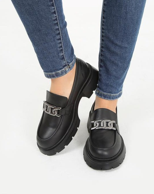 Isabella Damen-Freizeit-Loafer-Schuhe aus schwarzem Leder mit Kettendetail und Eva-Sohle, stilvoll und bequem