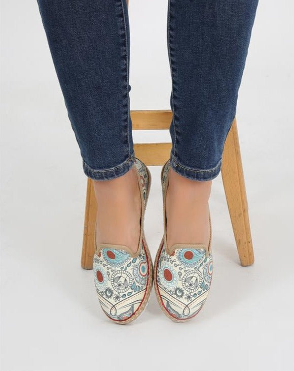 Paisley Pattern Women's White Vegan Espadrilles, 70s-inspired Retro Design Shoes